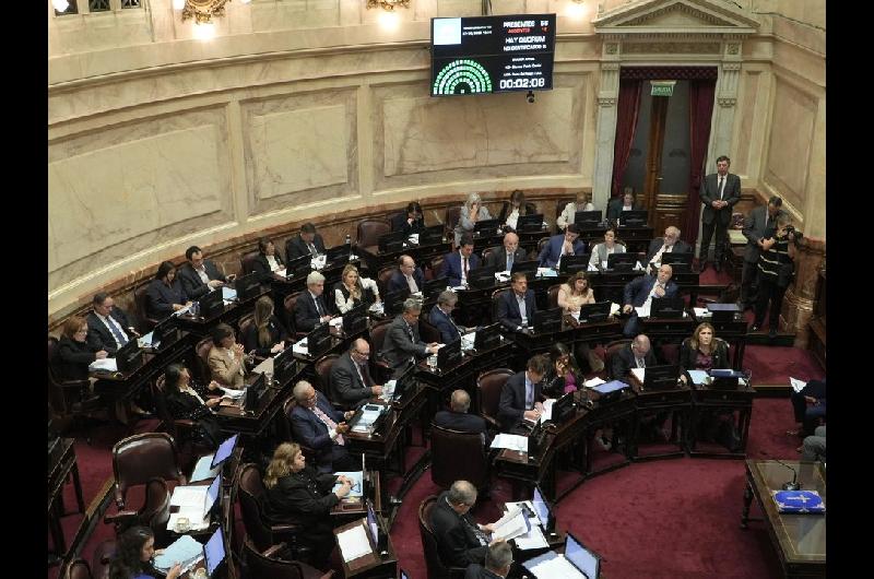 Los senadores tendraacuten otro aumento y pasaraacuten a cobrar maacutes de 95 millones por la paritaria del Congreso