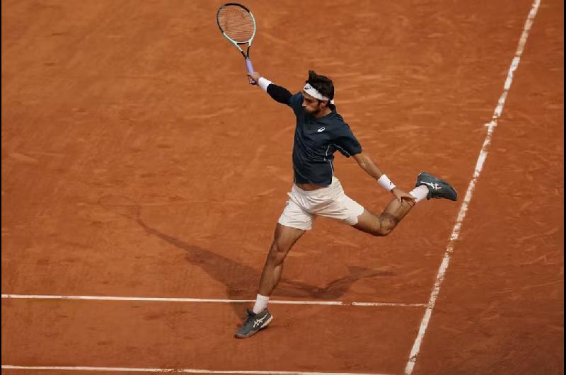 Poleacutemica en el Roland Garros- Musetti golpeoacute a una jueza de liacutenea y solo fue advertido por el aacuterbitro