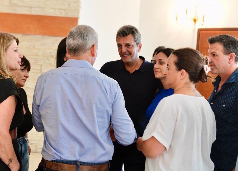 Massa empieza a delinear su futuro poliacutetico en un almuerzo con intendentes