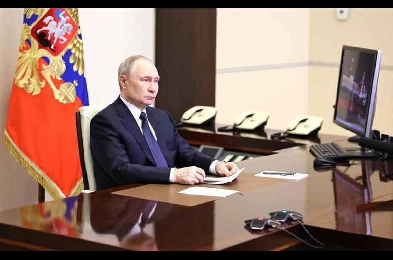 Putin acusoacute a Ucrania de terrorismo y se preguntoacute si es posible negociar con elllos