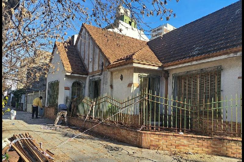 Vecinos de Villa del Parque se movilizan para evitar la demolicioacuten de un chalet histoacuterico