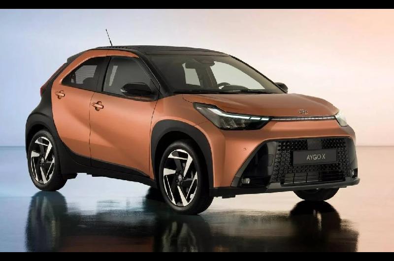 No es el Yaris ni el Etios- asiacute es el Toyota maacutes barato que ahora viene hiacutebrido y con versioacuten deportiva
