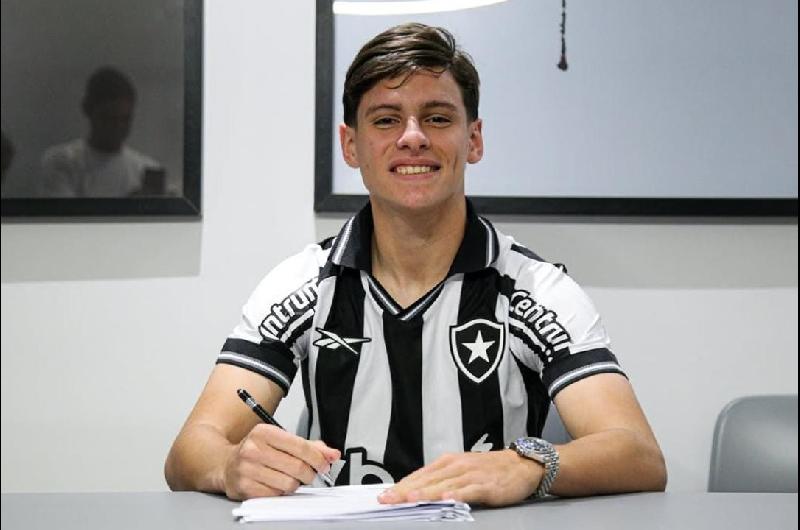 Aacutelvaro Montoro fue presentado en Botafogo y ya firmoacute contrato con el club brasilentildeo