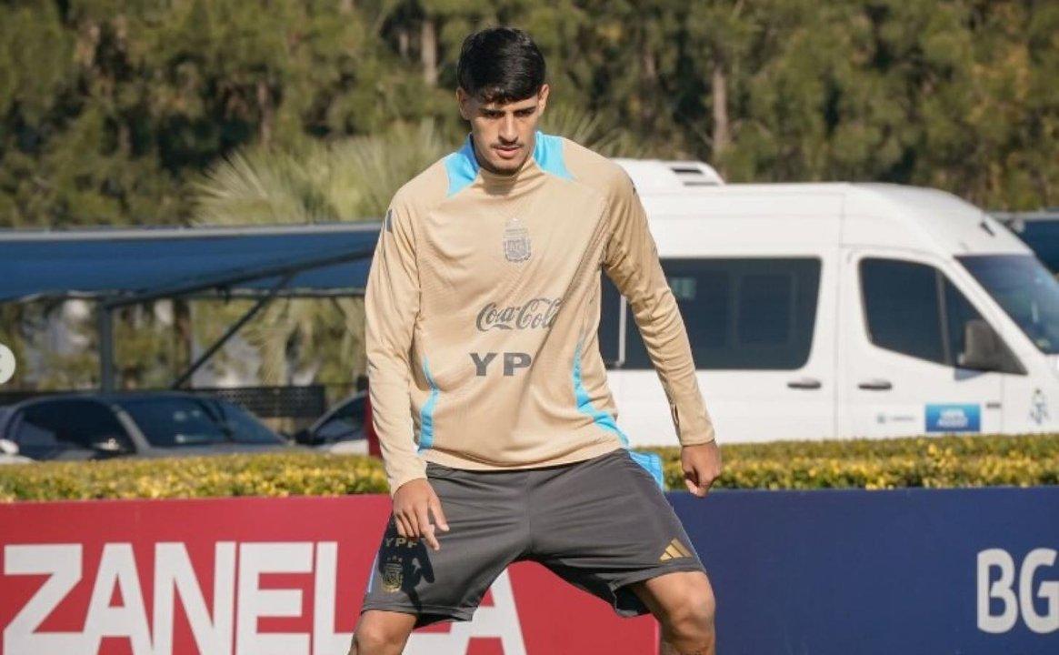 Quieacuten es Mariano Troilo el defensor de Belgrano que es parte de la Seleccioacuten argentina de Lionel Scaloni