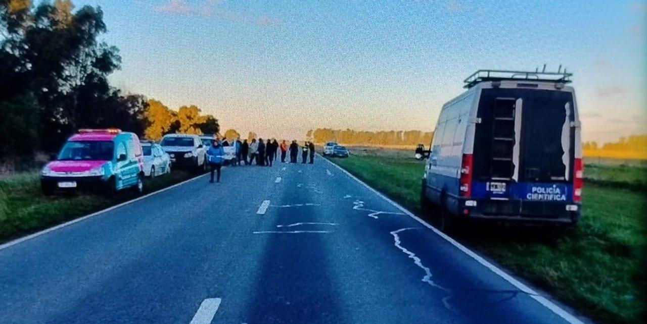 Un hombre matoacute a su familia y luego se tiroacute debajo de un camioacuten en Necochea
