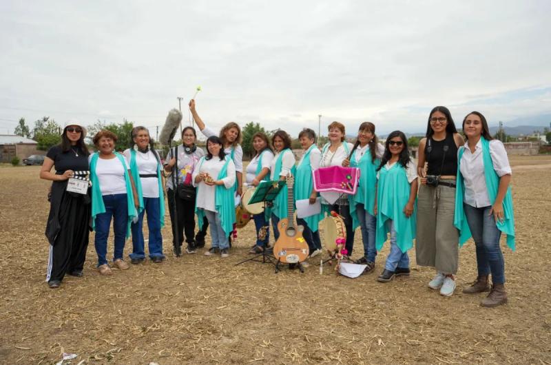 Estrenan el documental Las Cantoras del Alto en barrio Alto Comedero
