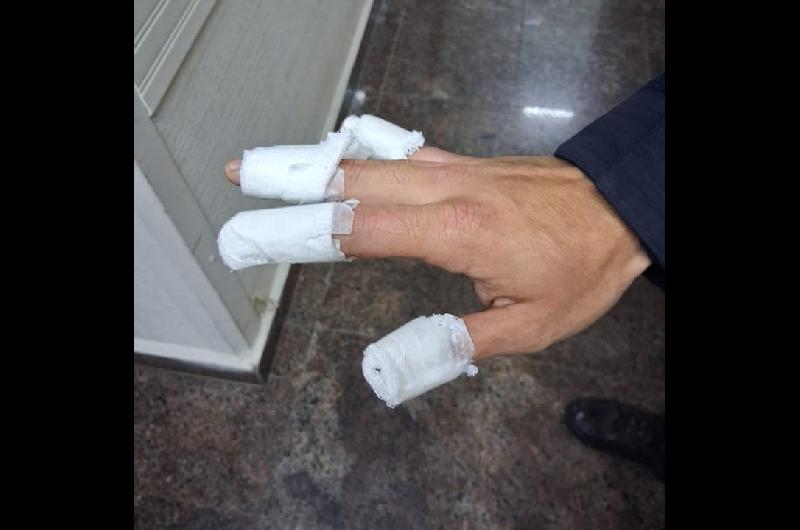Tres adolescentes quemaron a un policiacutea con una bomba molotov y fueron detenidos en Coacuterdoba