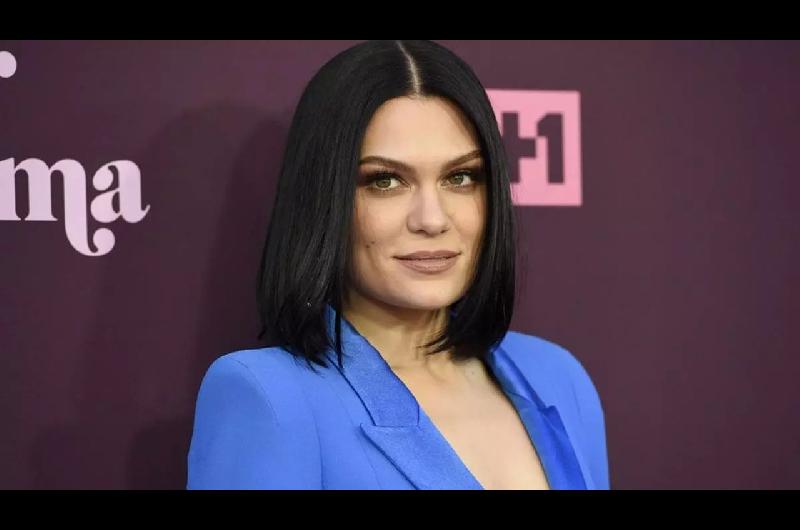 Jessie J anuncioacute que tiene caacutencer de mama