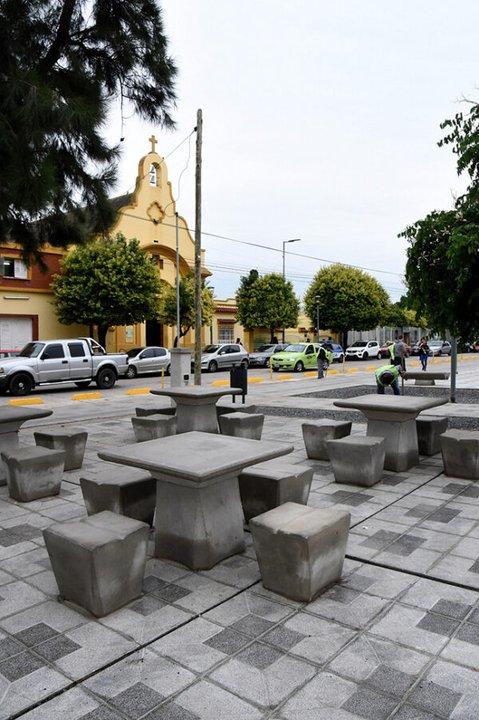 Violento robo a un abuelo en Coacuterdoba- motochorros lo tiraron al suelo y le quitaron el auto
