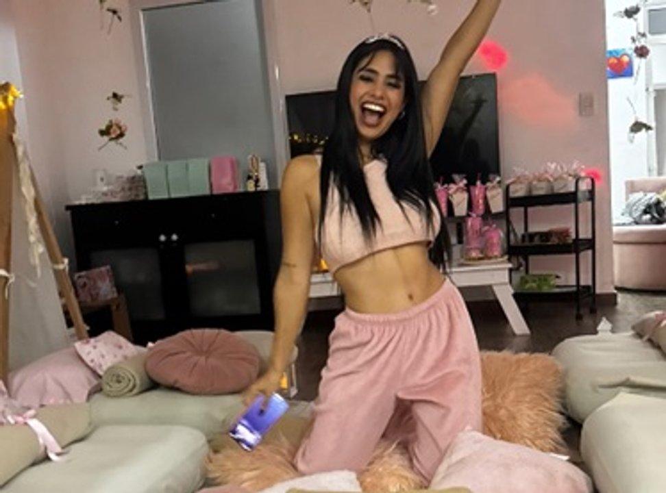 Daniela Celis hizo una pijamada para adultos por su cumpleantildeos