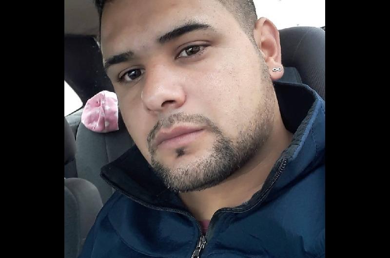 Horror en Ensenada- buscan a un ex policiacutea bonaerense que abusoacute y embarazoacute a su sobrina de 15 antildeos