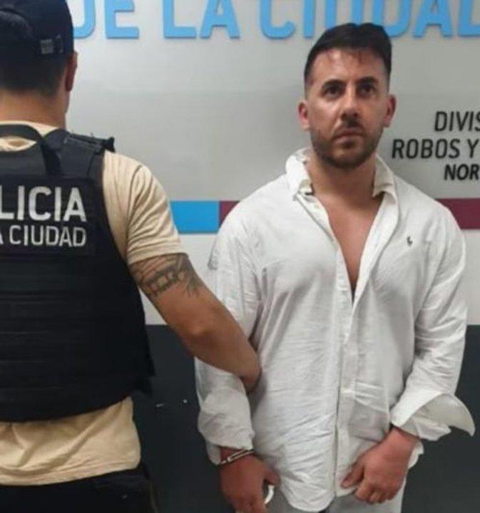 Desde salmoacuten en el Palacio Duhau a rechazar viandas en Ezeiza- el ex de Jeacutesica Cirio y su insoacutelita protesta