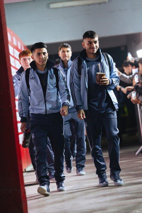 Video- con silbidos asiacute sonoacute el Himno Nacional en la previa del duelo ante Chile