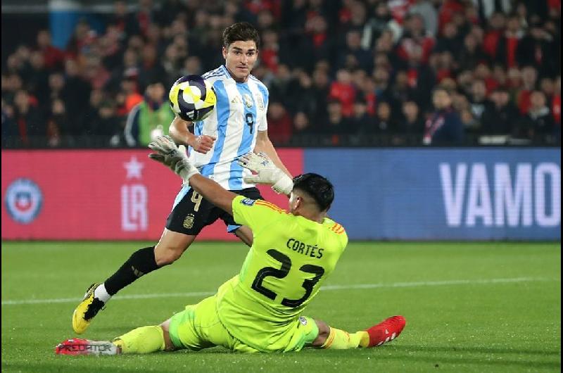Con Aacutelvarez como figura la Seleccioacuten argentina vencioacute a Chile por las Eliminatorias Sudamericanas