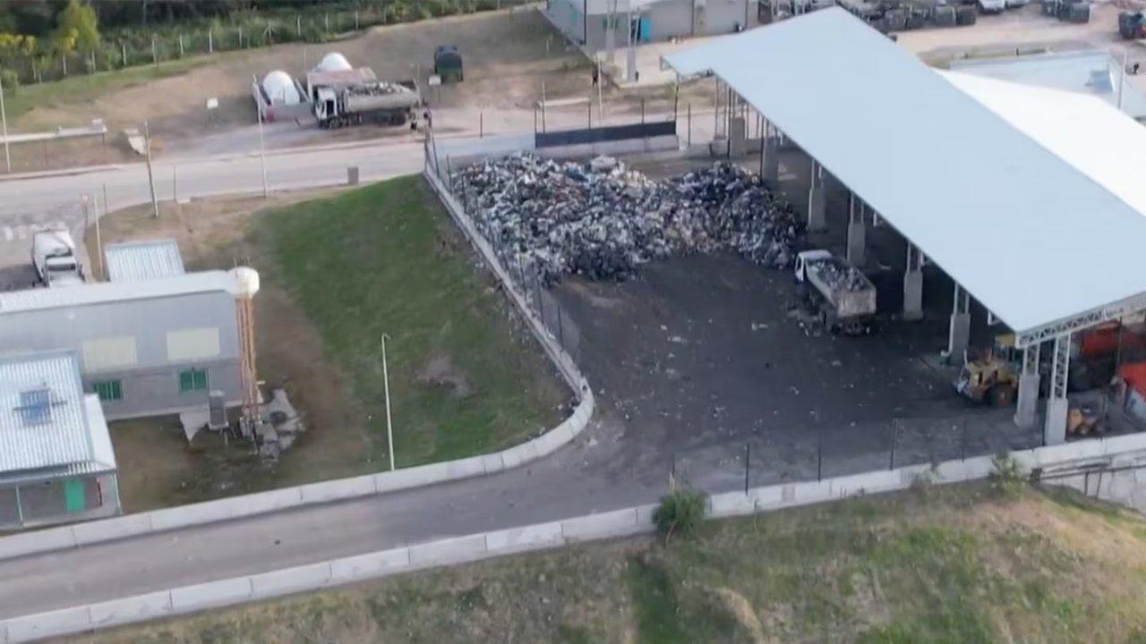 Por el olor de un basural que presentaron como ecoparque se descomponen alumnos de una escuela de Quilmes