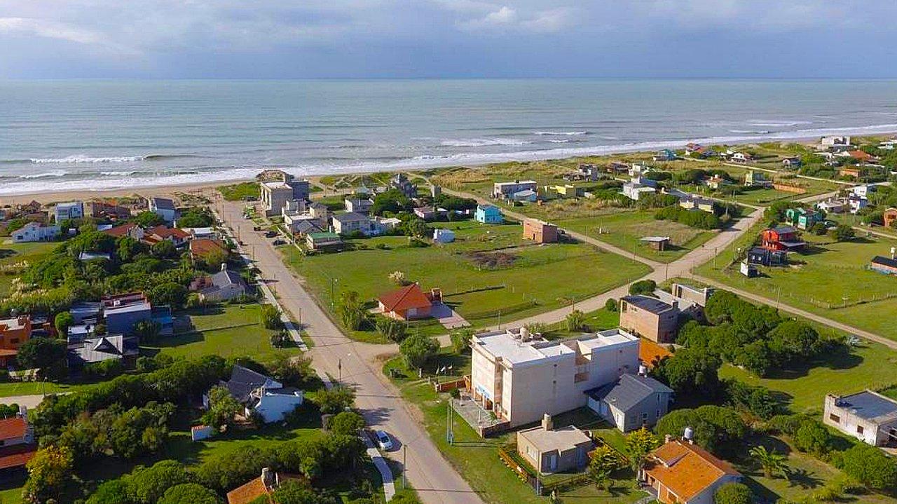 El pueblito de la Costa Atlaacutentica que crece sin perder la calma ideal para descnsar el fin de semana largo