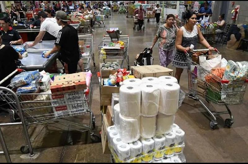 iquestAhorro o ansiedad Queacute hay detraacutes del haacutebito de stockear mercaderiacutea en casa seguacuten la psicologiacutea