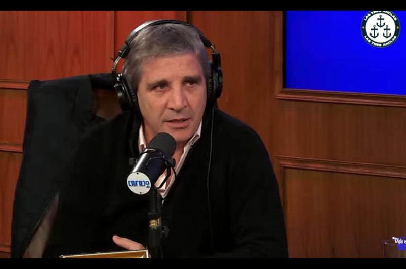 Luis Caputo dijo que Javier Milei es como un Beatle adonde vamos se amontonan para sacarse fotos con eacutel