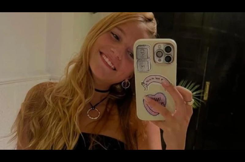 Murioacute Clara Gimeacutenez la joven que conmovioacute al paiacutes al mostrar su ostomiacutea