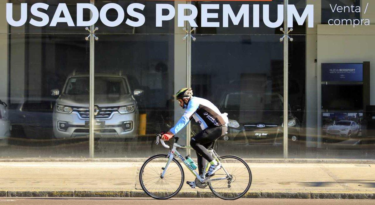 El efecto doacutelar colchoacuten impulsa la venta de autos usados- en queacute provincias del interior se disparoacute el mercado