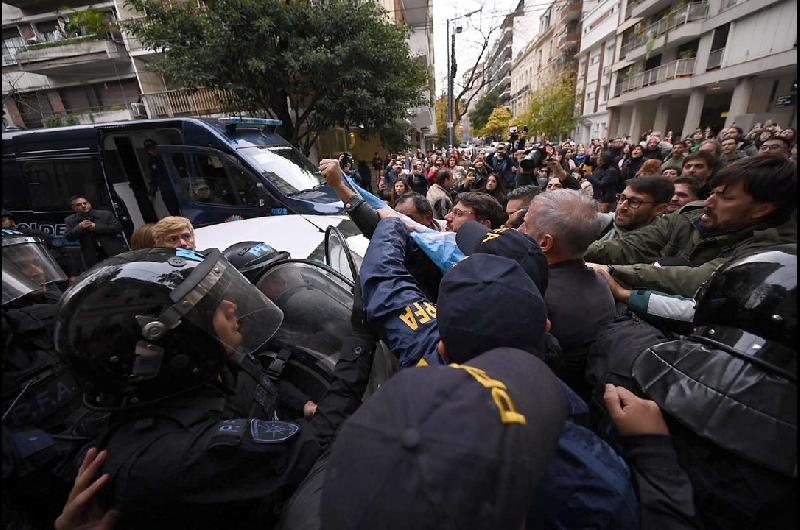 Tras pasar 12 horas detenido liberaron a Juan Grabois