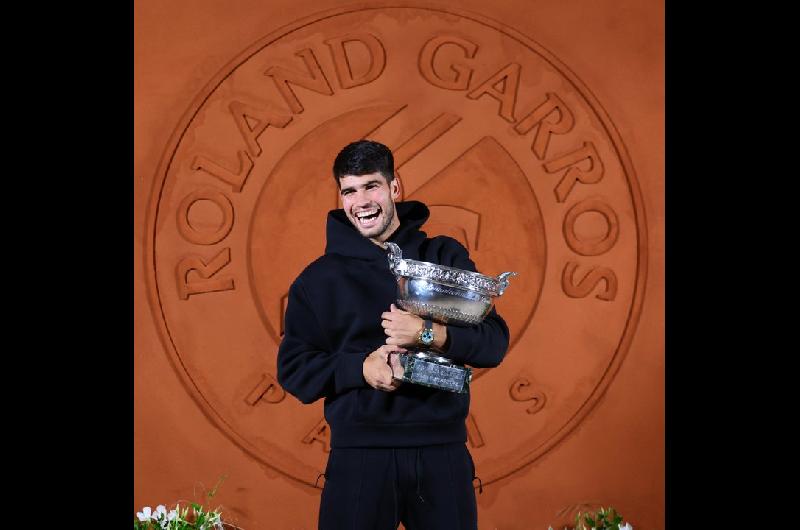 Carlos Alcaraz derrotoacute a Jannik Sinner en la final maacutes larga de la historia de Roland Garros
