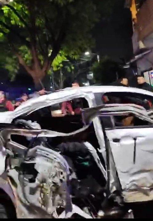 Robo persecucioacuten y muerte en Mataderos- se llevaron un auto y tras chocar un ladroacuten murioacute y otro fue detenido