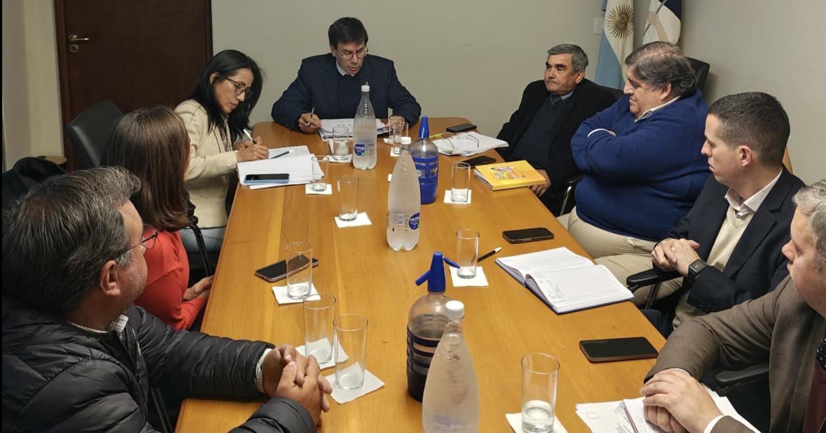 Paritarias- Hacienda eleva una propuesta global al 9-en-porciento- 