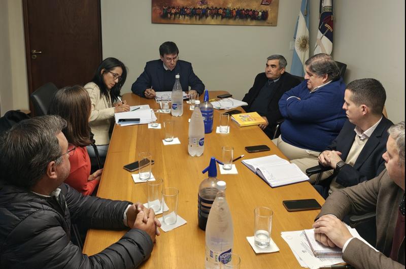 Paritarias- Hacienda eleva una propuesta global al 9-en-porciento- 