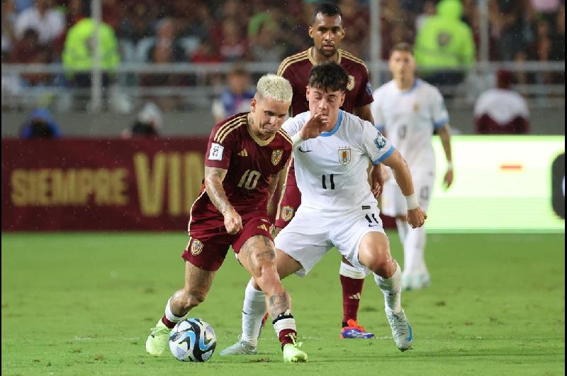 Coacutemo ver en vivo Uruguay vs Venezuela por Eliminatorias- horario y formaciones