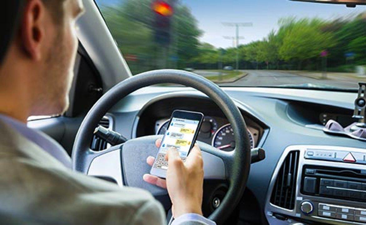 Confirmado- el uso del celular mientras se conduce es la principal causa de accidentes