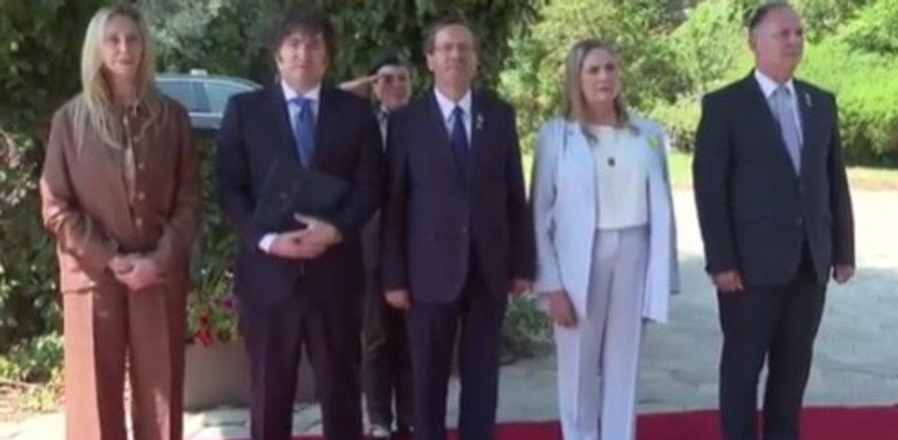 En su gira por Irsael Javier Milei se reunioacute con su par Isaac Herzog y con Benjamin Netanyahu