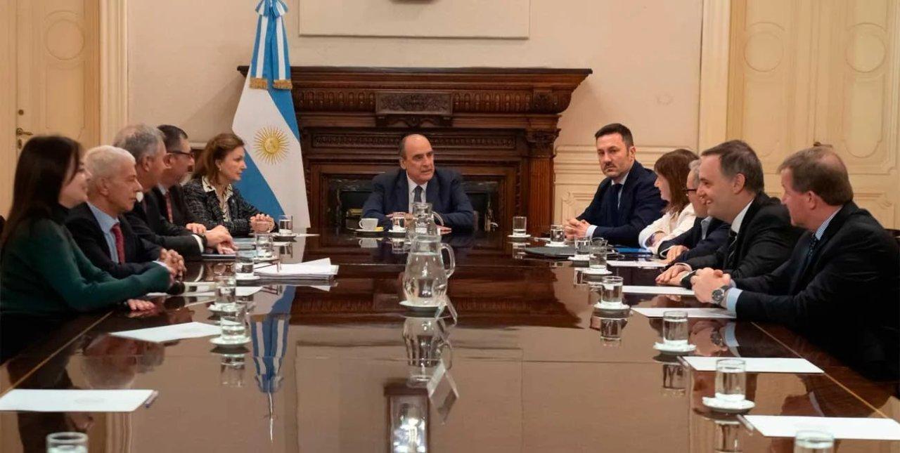 Sin Javier ni Karina Milei Francos reunioacute al Gabinete en plena definicioacuten por el futuro de Cristina Kirchner
