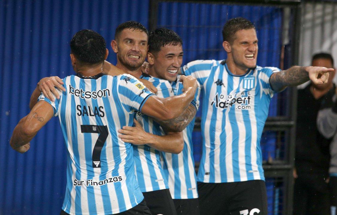 Un iacutedolo de Boca se sacoacute el sombrero con la delantera de Racing- ldquoSon dos tanquesrdquo