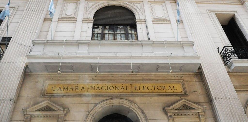 La Caacutemara Nacional Electoral fue notificada de la inhabilitacioacuten de Cristina Kirchner para ejercer cargos
