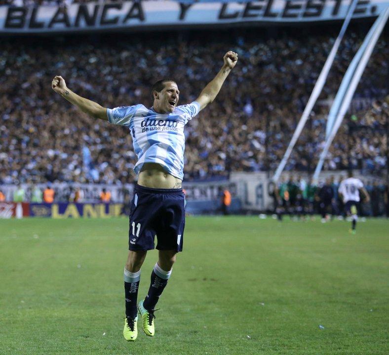 Luciano Aued vuelve a Racing tras anunciar una decisioacuten personal con una carta que conmovioacute