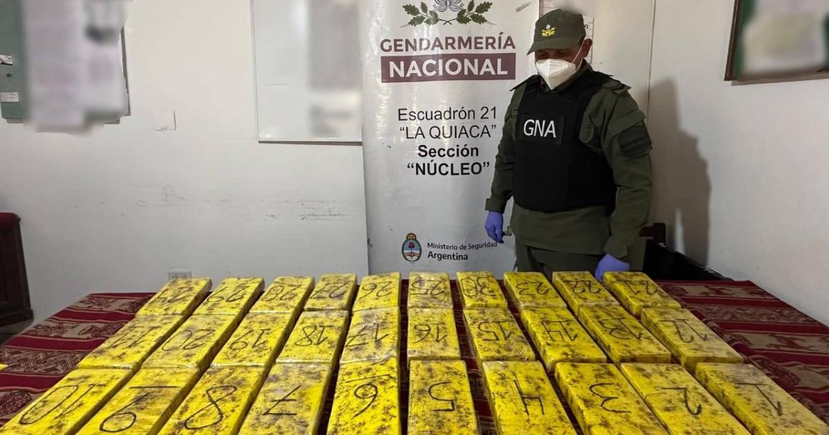 Secuestraron 97 kilos de cocaiacutena tras un control vial y un operativo en La Quiaca