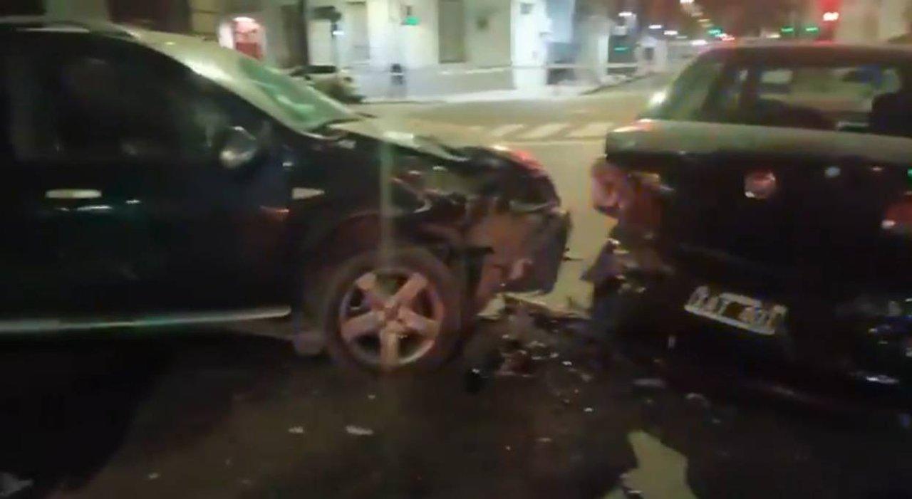 Choque entre dos autos en Balvanera