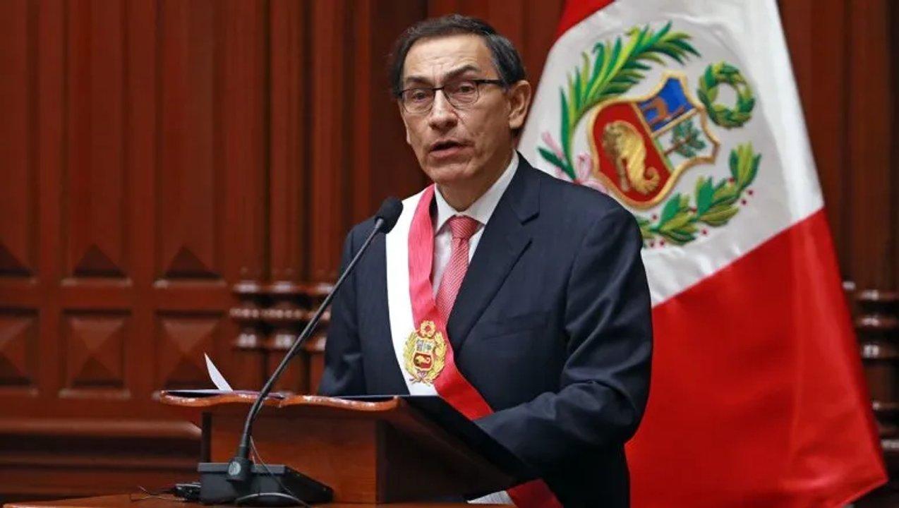 El Congreso de Peruacute inhabilita por 10 antildeos al ex presidente Martiacuten Vizcarra