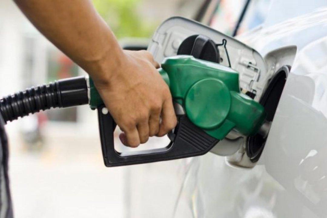 Impacto en el precio del gasoil- autorizan el incremento del 2-en-porciento- en el valor del biodieacutesel