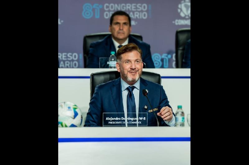 Alejandro Domiacutenguez fue reelecto y seguiraacute al frente de la Conmebol hasta 2031