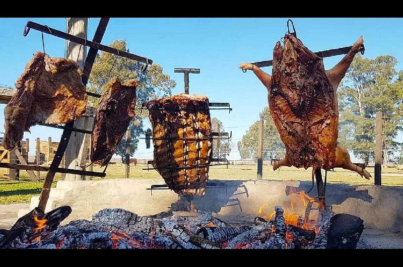 Cuaacutento cuesta el menuacute libre en una parrilla de Carlos Keen para festejar el Diacutea del Padre 