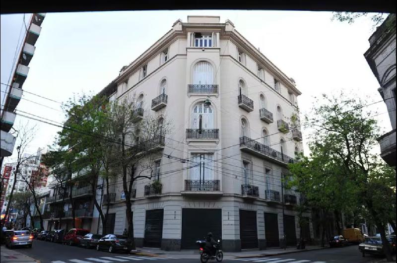 Informan al Tribunal doacutende podriacutea cumplir Cristina Kirchner el arresto domiciliario