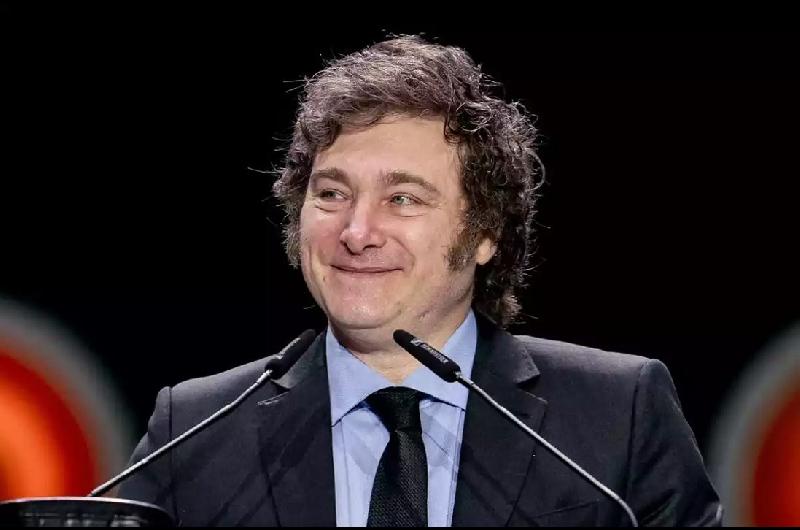 Javier Milei vuelve al paiacutes y prepara la firma de una bateriacutea de decretos clave