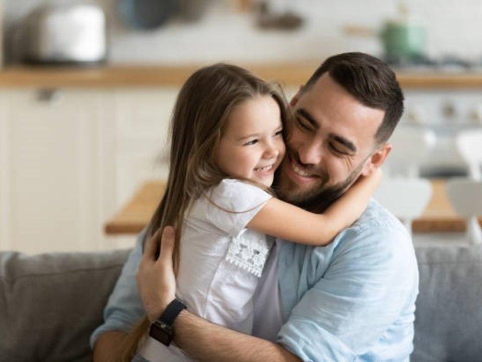 Diacutea del Padre- afecto reflexioacuten y el desafiacuteo de ejercer la paternidad en tiempos cambiantes