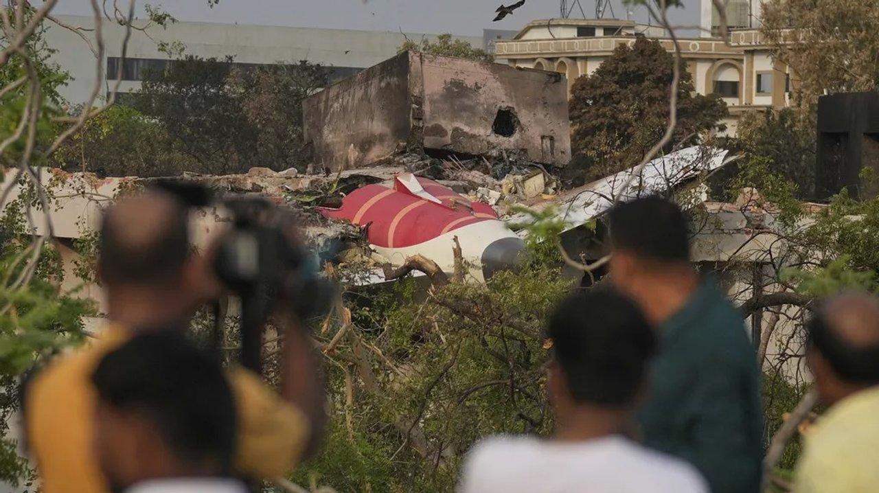 Asciende a 279 la cifra de muertos en el accidente del avioacuten de Air India