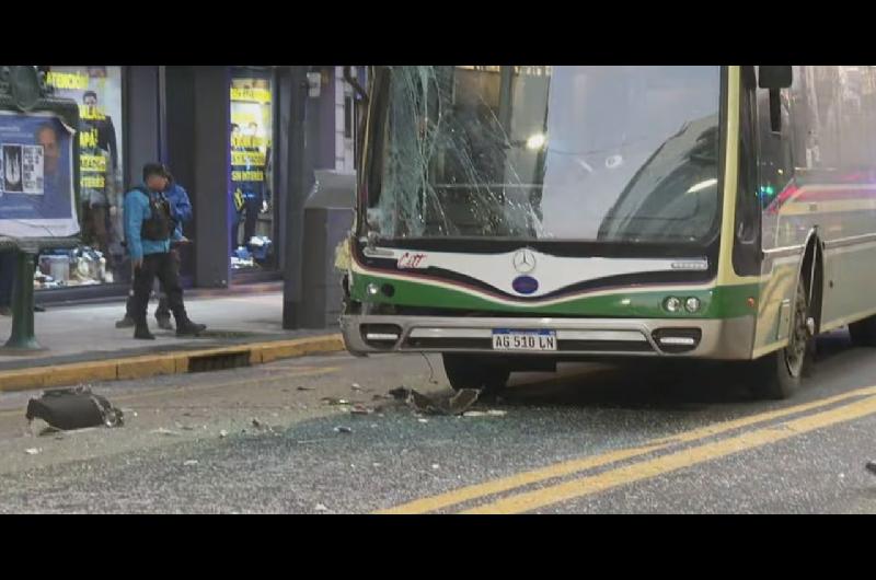 Chocaron dos colectivos en Recoleta- 14 pasajeros heridos