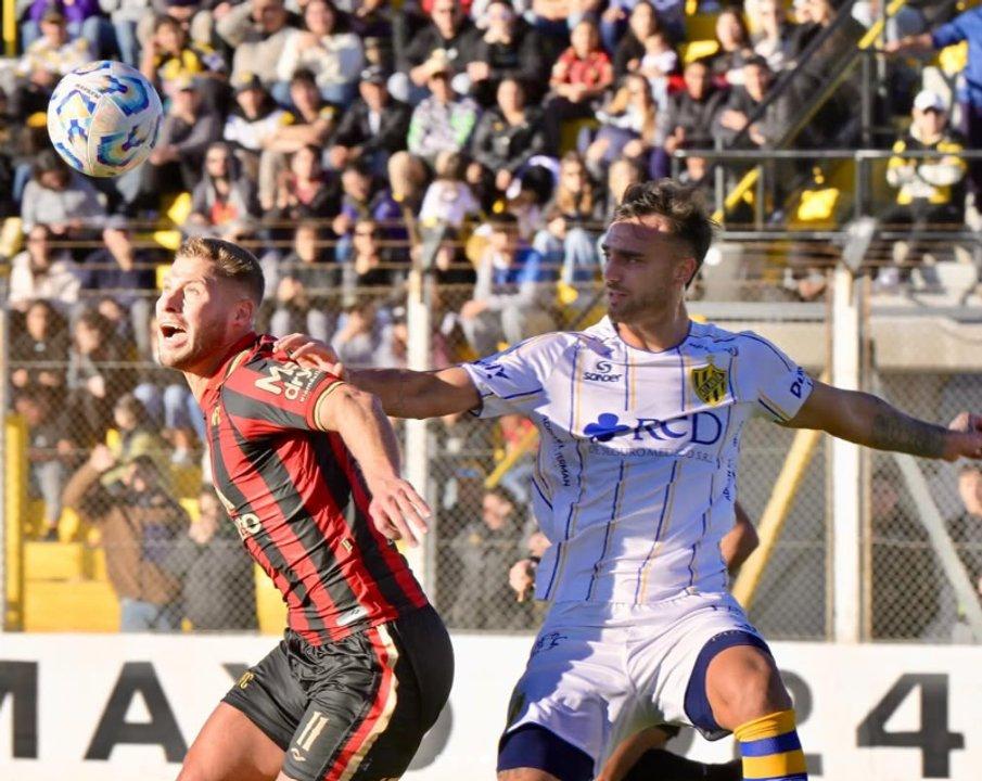 Atlanta rescatoacute un empate ante Deportivo Madryn y sigue liderando la zona A de la Primera Nacional