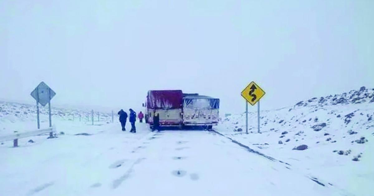 Paso de Jama intransitable por la abundante caiacuteda de nieve