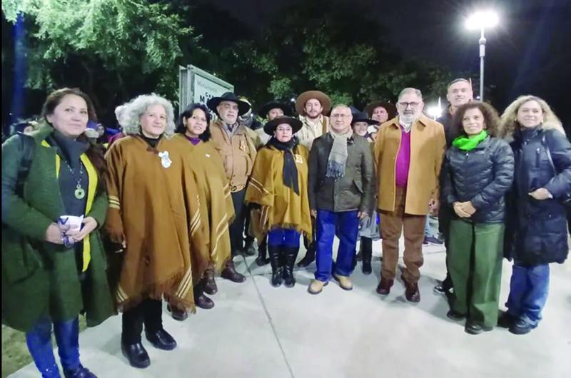 Velada gaucha con mateada en el Parque General Arias
